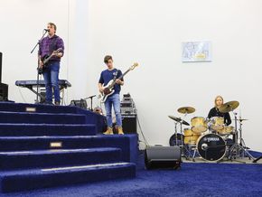 Die Schulband sorgte für musikalische Begleitung.