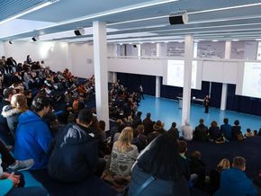 Das Interesse am diesjährigen Infotag zeigte sich in der voll besetzten Aula. Das Interesse am diesjährigen Infotag zeigte sich in der voll besetzten Aula.