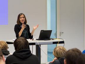 Amanda Sloat konnte die Schüler mit ihrem reichhaltigen Erfahrungsschatz begeistern. Amanda Sloat konnte die Schüler mit ihrem reichhaltigen Erfahrungsschatz begeistern.