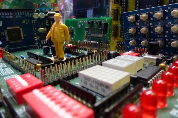 Unterricht: Einführung in die Mikrocontrollertechnik am Technischen Gymnasium